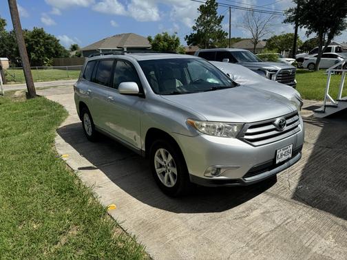 2011 Toyota Highlander SE