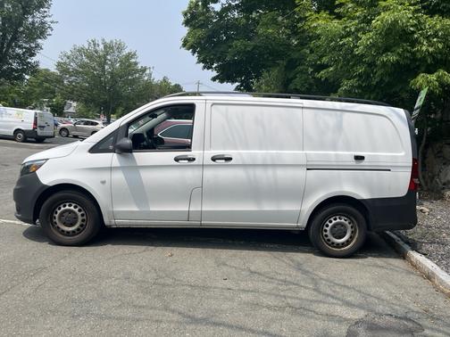 2018 Mercedes-Benz Metris Base