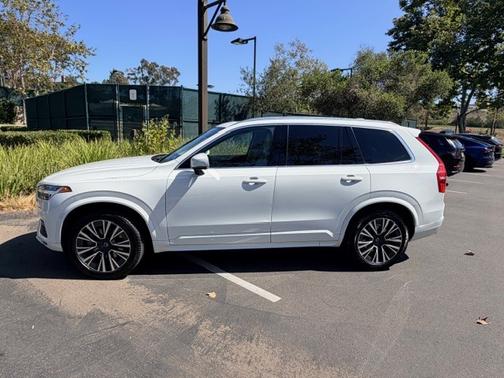 2020 Volvo XC90 T5 Momentum