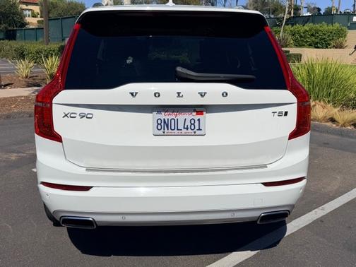 2020 Volvo XC90 T5 Momentum