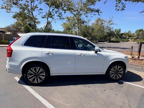 2020 Volvo XC90 T5 Momentum