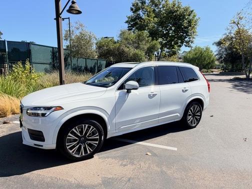 2020 Volvo XC90 T5 Momentum