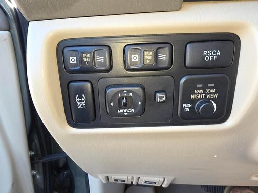 2006 Lexus LX 470 Base