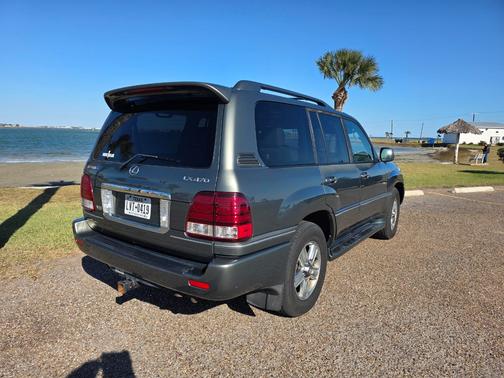 2006 Lexus LX 470 Base