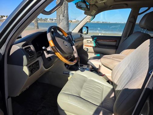 2006 Lexus LX 470 Base