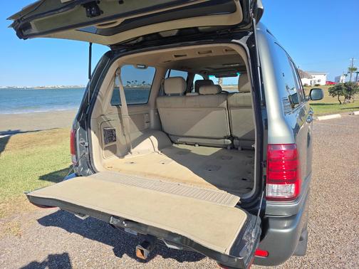 2006 Lexus LX 470 Base