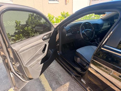 Black 2020 Volkswagen Jetta 1.4T R-Line