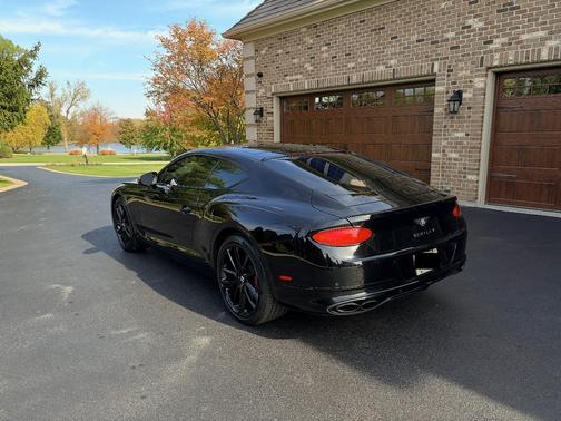 Black 2022 Bentley Continental GT V8