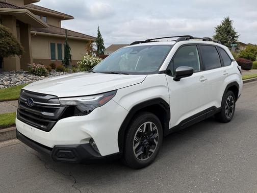 White 2025 Subaru Forester Premium