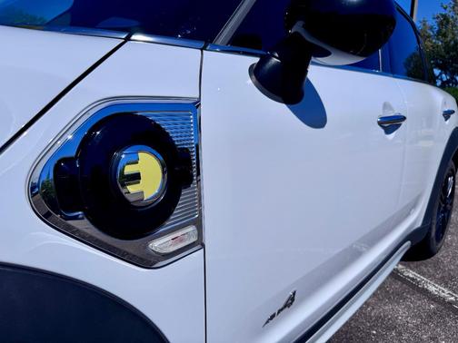 White 2019 MINI E Countryman Cooper S ALL4
