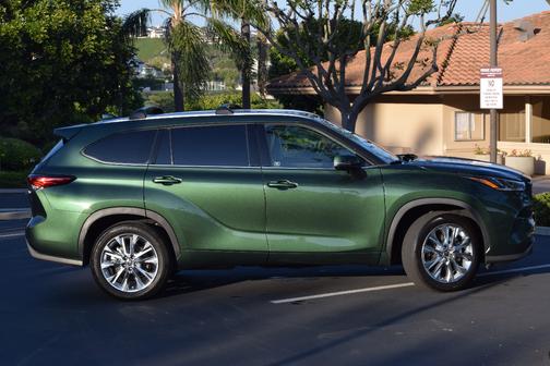 2023 Toyota Highlander Hybrid Limited