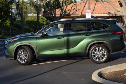 2023 Toyota Highlander Hybrid Limited