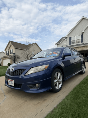 Blue 2010 Toyota Camry SE