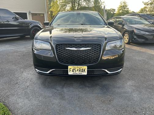 2019 Chrysler 300 Touring