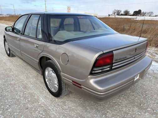 1997 Oldsmobile Cutlass Supreme SL Series III