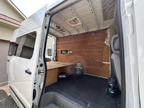 2014 Nissan NV Cargo NV2500 HD SV V8