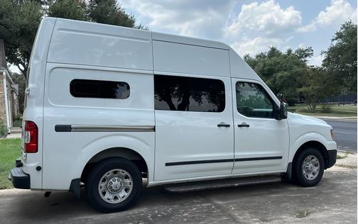 2014 Nissan NV Cargo NV2500 HD SV V8