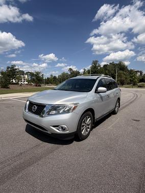 Silver 2014 Nissan Pathfinder SL