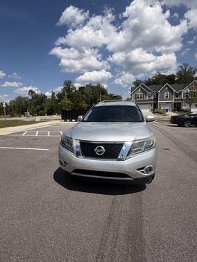 Silver 2014 Nissan Pathfinder SL