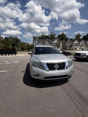 Silver 2014 Nissan Pathfinder SL
