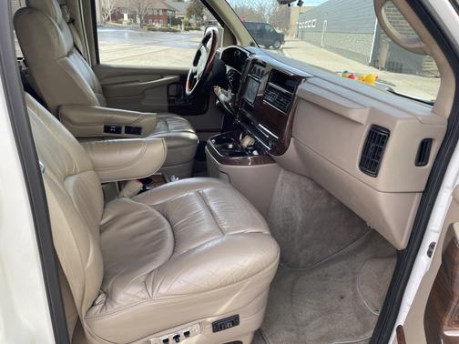 2004 Chevrolet Express 1500 Base