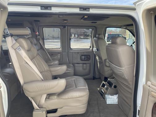 2004 Chevrolet Express 1500 Base