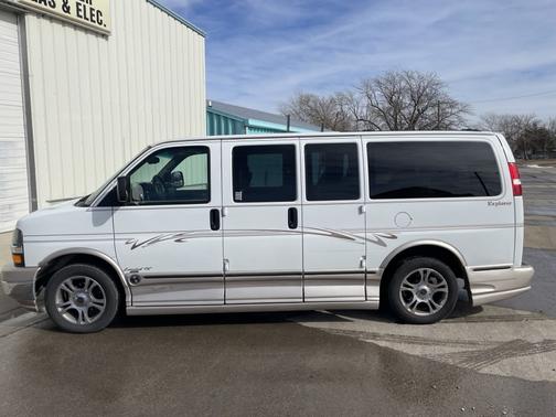 2004 Chevrolet Express 1500 Base
