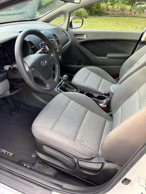 White 2017 Kia Forte LX