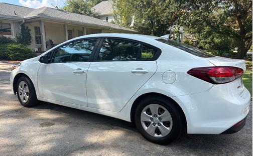 White 2017 Kia Forte LX