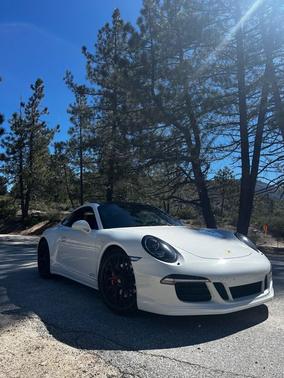 2015 Porsche 911 Carrera GTS