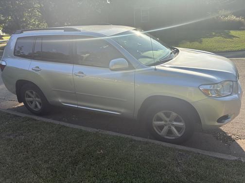 2010 Toyota Highlander Base