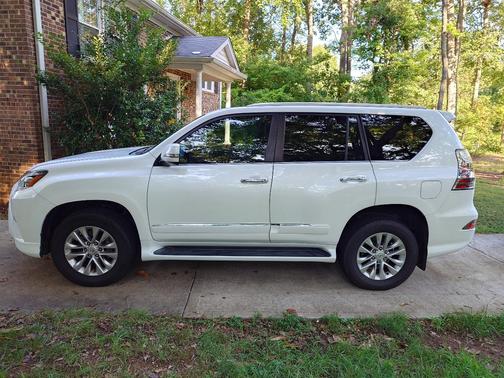 White 2019 Lexus GX 460 Base