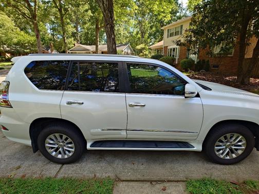 White 2019 Lexus GX 460 Base