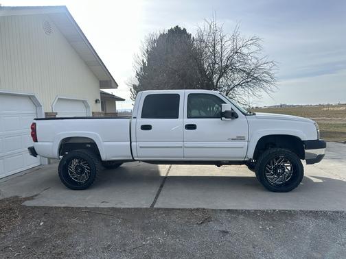 2003 Chevrolet Silverado 2500 LT H/D Crew Cab