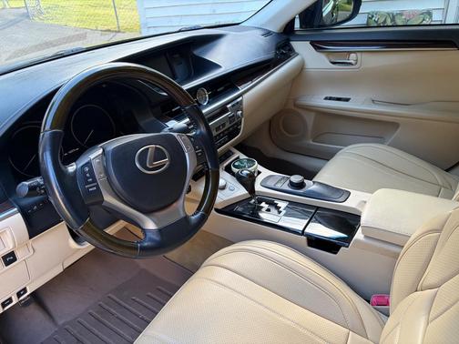 Brown 2013 Lexus ES 350 Base