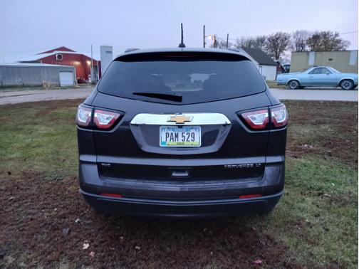 Gray 2016 Chevrolet Traverse 1LT