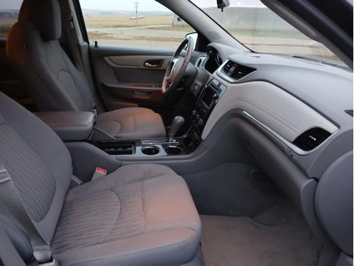Gray 2016 Chevrolet Traverse 1LT