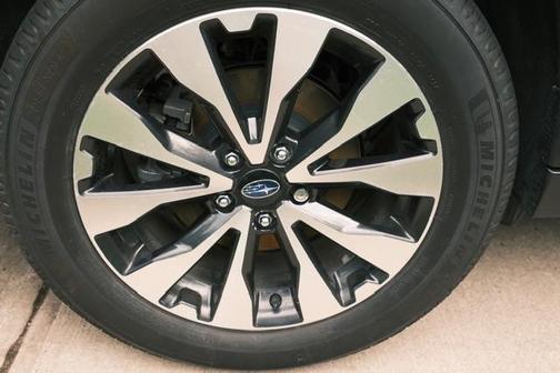Green 2016 Subaru Outback 2.5i Limited