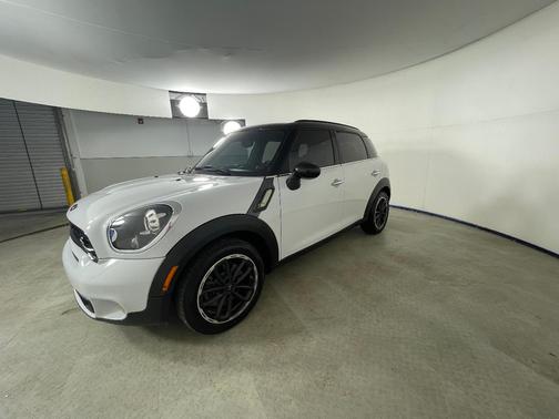 White 2016 MINI Countryman Cooper S
