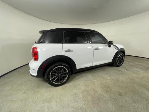 White 2016 MINI Countryman Cooper S