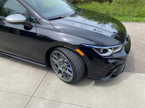 Black 2024 Volkswagen Golf R 2.0T Manual