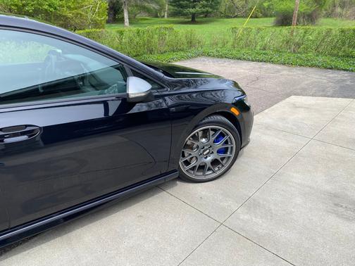 Black 2024 Volkswagen Golf R 2.0T Manual