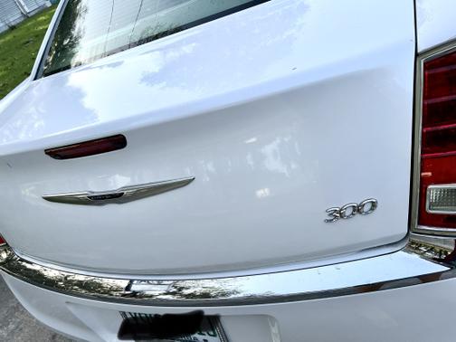 Photo 2 of 9 of 2011 Chrysler 300 Limited