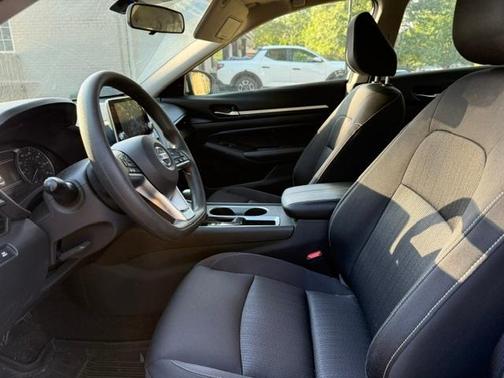 Silver 2022 Nissan Altima 2.5 SV