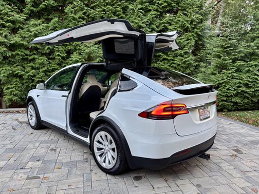 2021 Tesla Model X Long Range