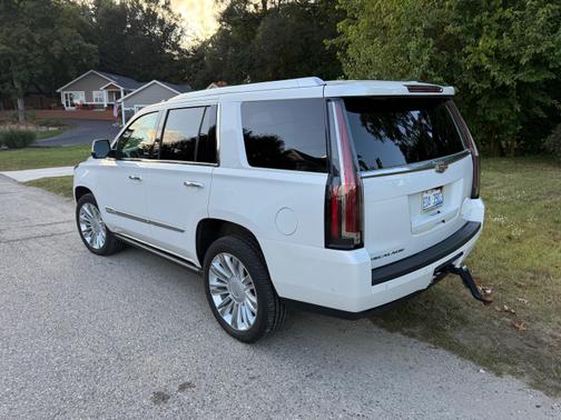 2019 Cadillac Escalade Platinum