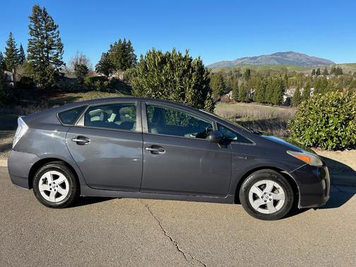 2011 Toyota Prius III