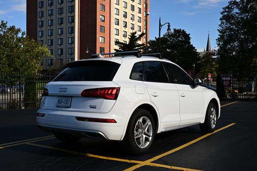 White 2018 Audi Q5 2.0T Premium