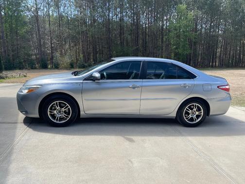 Silver 2015 Toyota Camry Hybrid LE