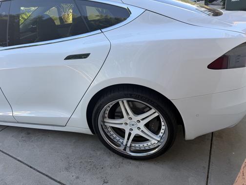 White 2018 Tesla Model S 100D